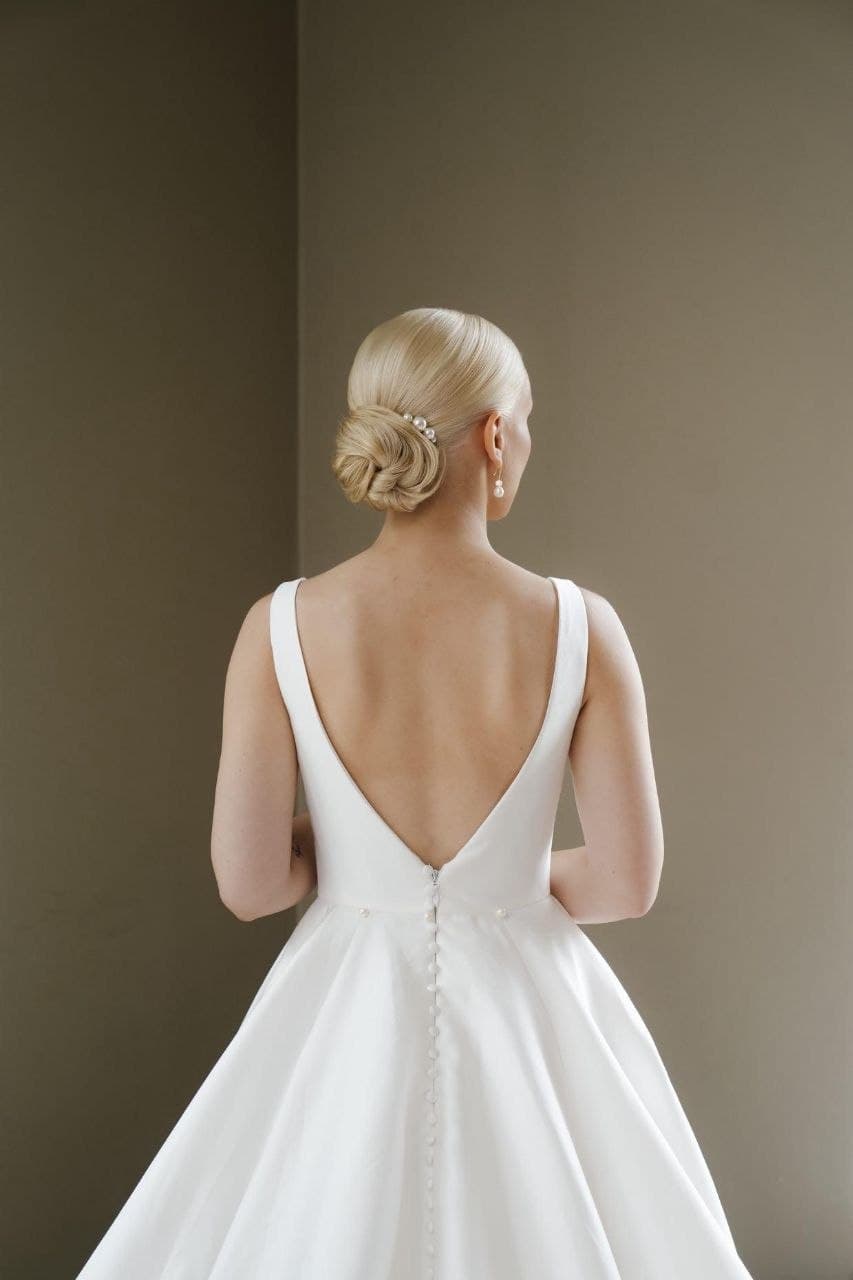 Elegant bridal bun hairstyle