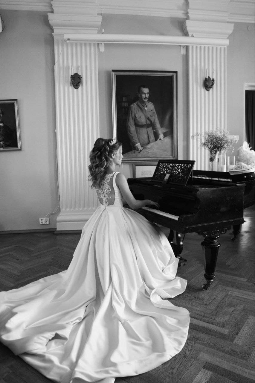 Bride at piano